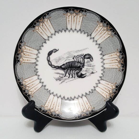 NEW Williams Sonoma Mixed Set of 4 Spooky Soiree Appetizer Plates Halloween - Picture 4 of 9